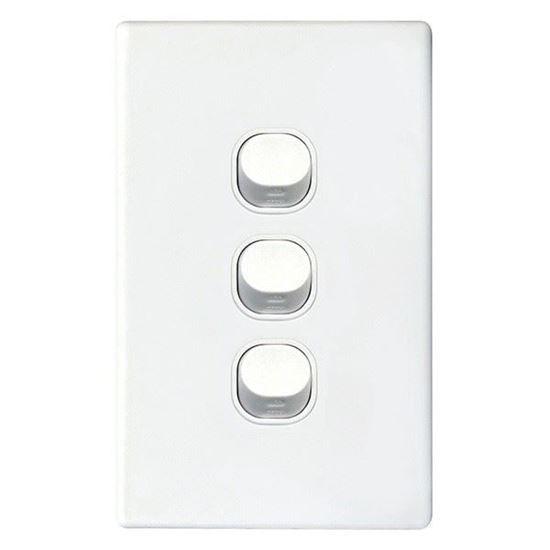TRADESAVE 16A 2-Way Vertical 3 Gang Switch. Moulded - Office Connect