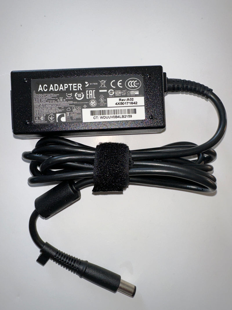 Universal AC Adapter for Laptops - 65W - Office Connect 2018