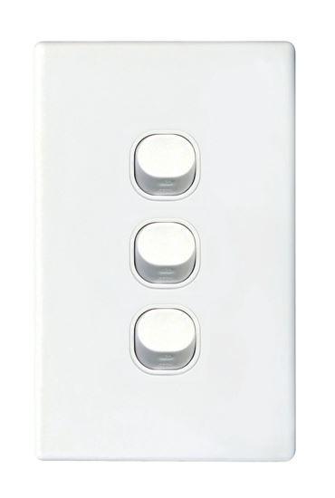 TRADESAVE Slim 16A 2-Way Vertical 3 Gang Switch. Moulded - Office Connect
